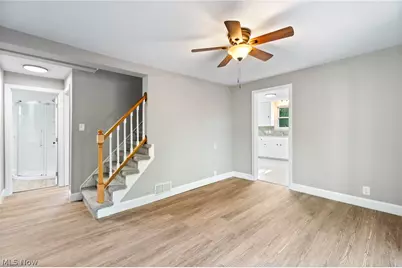4719 S Main Street, Akron, OH 44319 - Photo 9