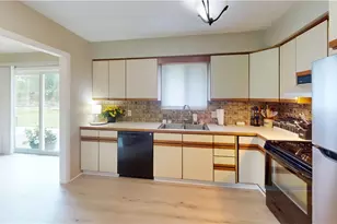 9260 Avery Rd, Grandview Heights, OH 44147 - Photo 15
