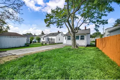 1361 Leavitt Road, Lorain, OH 44052 - Photo 37