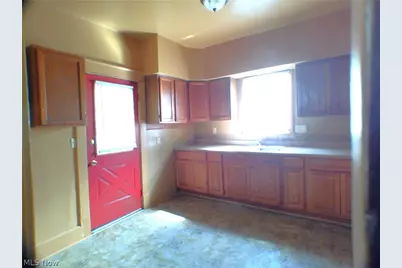 149 S Truesdale Avenue, Youngstown, OH 44506 - Photo 9
