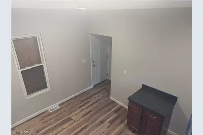858 Forrest Drive, Akron, OH 44306 - Photo 5