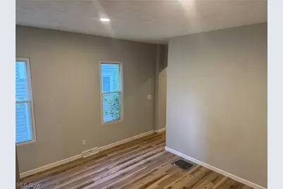 858 Forrest Drive, Akron, OH 44306 - Photo 13