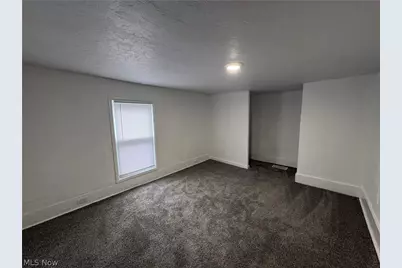 210 W 3rd Street, Uhrichsville, OH 44683 - Photo 11