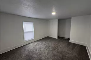 210 W 3rd St, Uhrichsville, OH 44683 - Photo 11