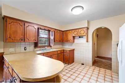 114 7th Street NE, Barberton, OH 44203 - Photo 11