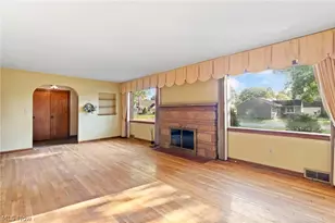114 7th St NE, Barberton, OH 44203 - Photo 7