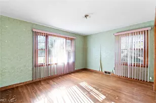 114 7th St NE, Barberton, OH 44203 - Photo 23