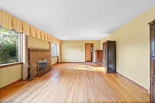 114 7th St NE, Barberton, OH 44203 - Photo 5