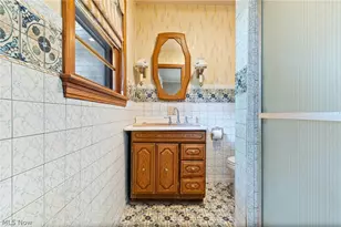 114 7th St NE, Barberton, OH 44203 - Photo 17