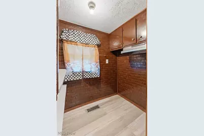 329 Girard Avenue NE, Canton, OH 44704 - Photo 17