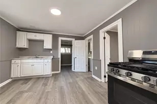 2408 Castle Ave, Loveland, OH 44113 - Photo 5