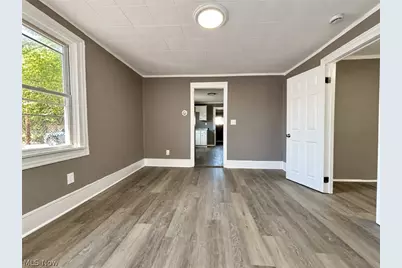 2408 Castle Avenue, Loveland, OH 44113 - Photo 3