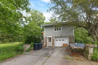 4146 Barclay Messerly Road, Worthington, OH 44470 - Photo 1
