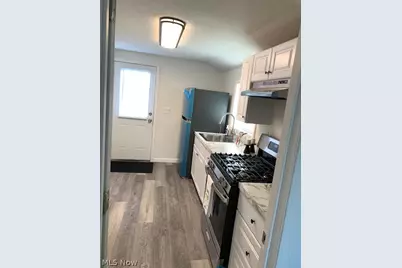 34010 Victor Drive, Eastlake, OH 44095 - Photo 3