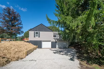 12800 Redwood Avenue NW, Uniontown, OH 44685 - Photo 29