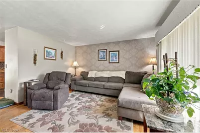 38233 Parkway Boulevard, Willoughby, OH 44094 - Photo 7
