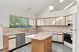 68 Starboard Cir, Green, OH 44319 - Photo 7