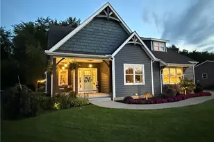 3098 Huntcliffe Rd NE, Canton, OH 44721 - Photo 1