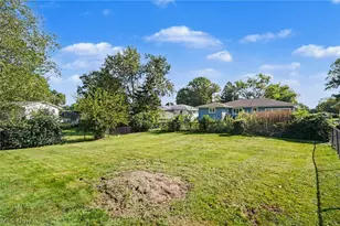 251 Caladonia Ave, Akron, OH 44333 - Photo 29