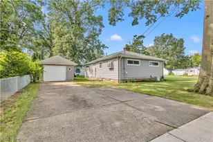 171 Lakewood Dr, Avon Lake, OH 44012 - Photo 3