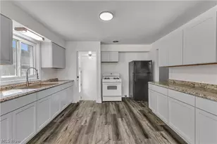 171 Lakewood Dr, Avon Lake, OH 44012 - Photo 5