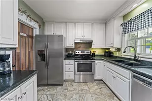 1051 E 9th St, Salem, OH 44460 - Photo 7