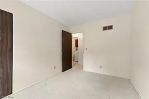 7970 Mentor Ave, Mentor, OH 44060 - Photo 19