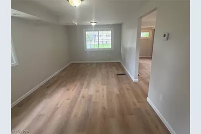 652 Alameda Avenue, Sheffield Lake, OH 44054 - Photo 9