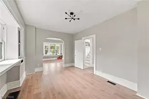 1013 Celina Ave, Akron, OH 44307 - Photo 11