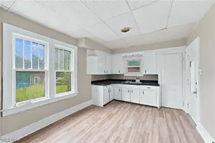 1013 Celina Ave, Akron, OH 44307 - Photo 13