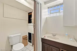 1013 Celina Ave, Akron, OH 44307 - Photo 29