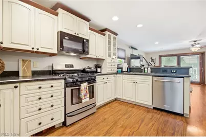512 7th Street, Fairport Harbor, OH 44077 - Photo 5