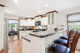 512 7th St, Fairport Harbor, OH 44077 - Photo 9