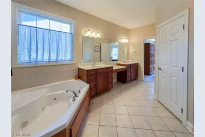 6450 Pebble Beach Drive NW, Canton, OH 44718 - Photo 17