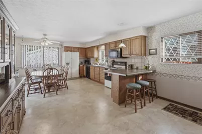 1956 Goodyear Boulevard, Akron, OH 44305 - Photo 7