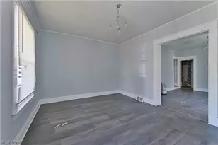 319 S Jackson St, Youngstown, OH 44506 - Photo 11