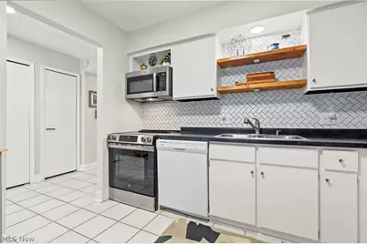 924 Memorial Parkway #104, Akron, OH 44303 - Photo 9