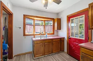 15554 Portage St, Doylestown, OH 44230 - Photo 11