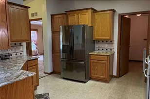 3295 Waterside Dr, Akron, OH 44319 - Photo 19