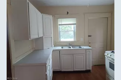 50 N Hazelwood Avenue, Youngstown, OH 44509 - Photo 7