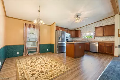 4025 Burke Avenue NE, Louisville, OH 44641 - Photo 9