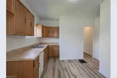 15009 Miles Avenue, Loveland, OH 44128 - Photo 13