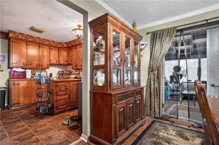 8910 Crackel Rd, Chagrin Falls, OH 44023 - Photo 13