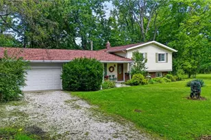 8910 Crackel Rd, Chagrin Falls, OH 44023 - Photo 3