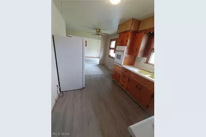 323 Marmion Avenue, Youngstown, OH 44507 - Photo 7