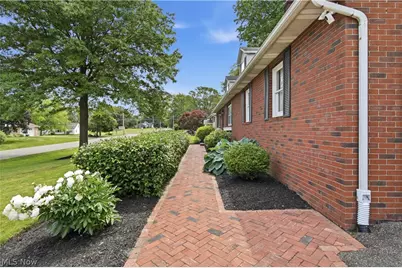 805 Concord Street NW, Massillon, OH 44646 - Photo 3