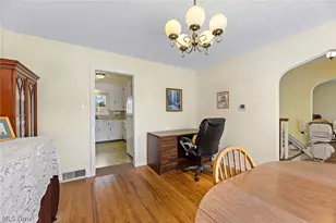691 E Ford Ave, Barberton, OH 44203 - Photo 7
