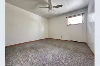 229 Donnell Street, Weirton, WV 26062 - Photo 19