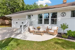 8247 Fairlane Dr, Macedonia, OH 44056 - Photo 3