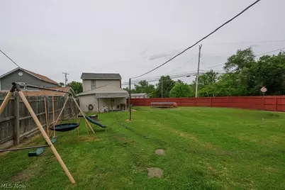 544 E High Street, Uhrichsville, OH 44683 - Photo 5